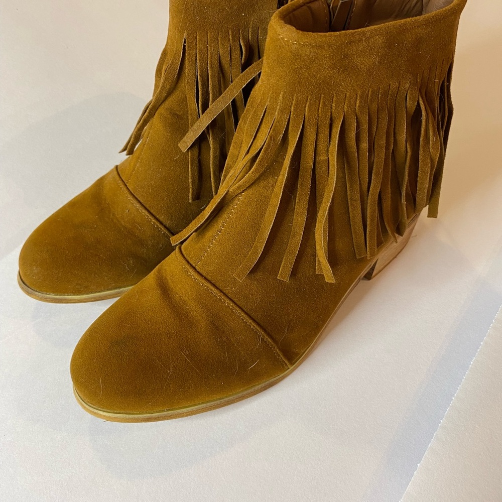 Women’s Fringe Boots Size 8 by Steve Ella